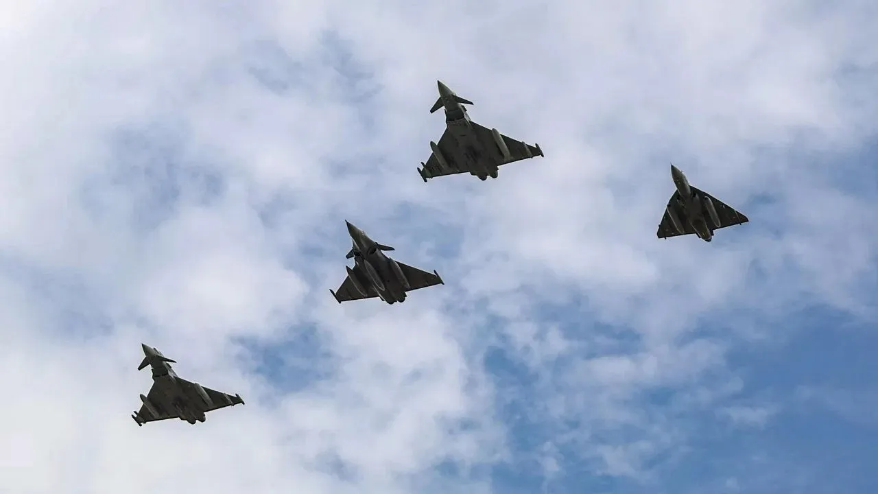 AIRCRAFT002