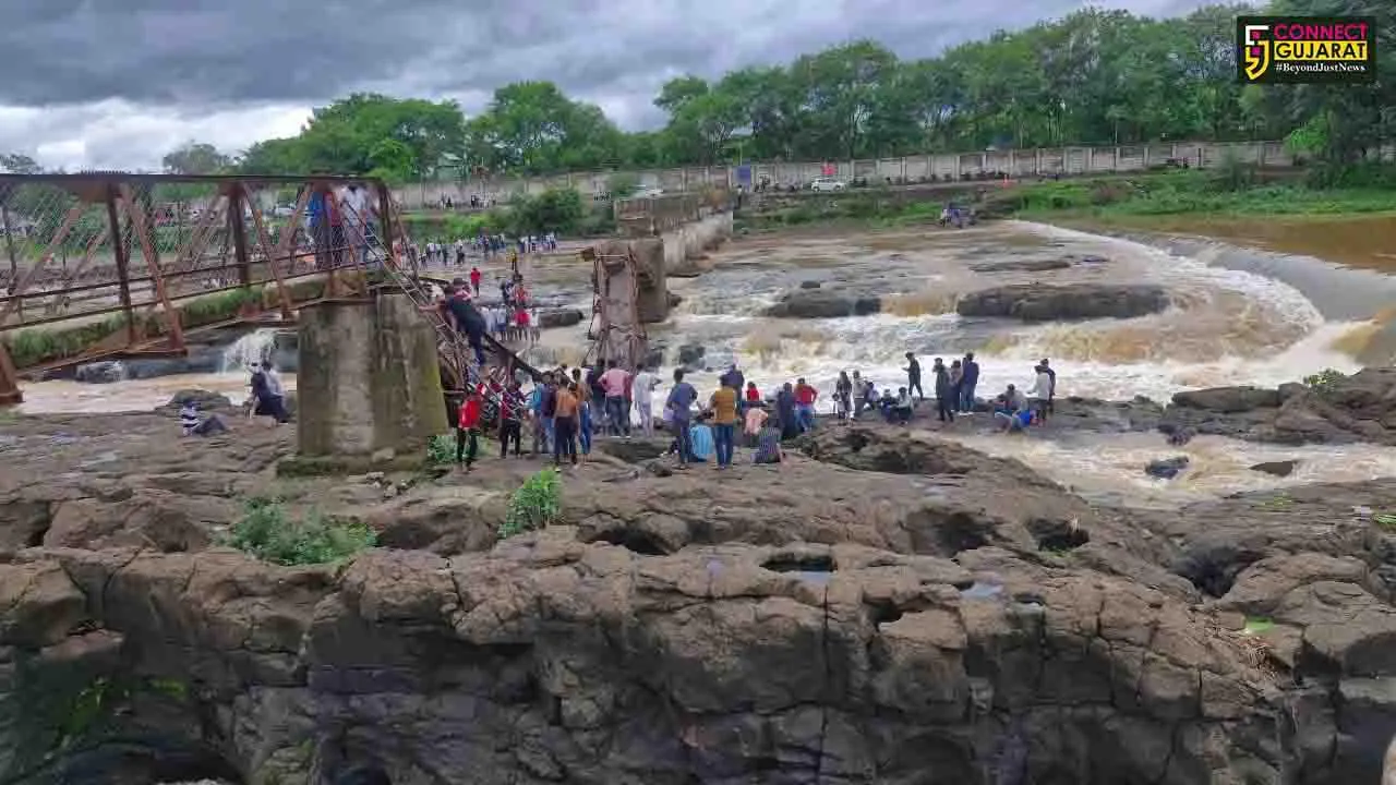 Pune Bridge collapses	
