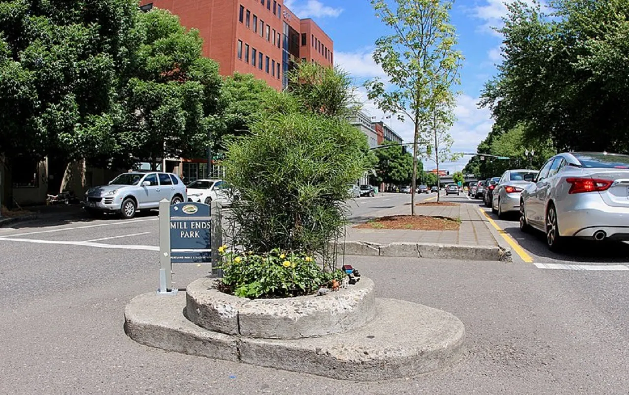Mill_Ends_Park,