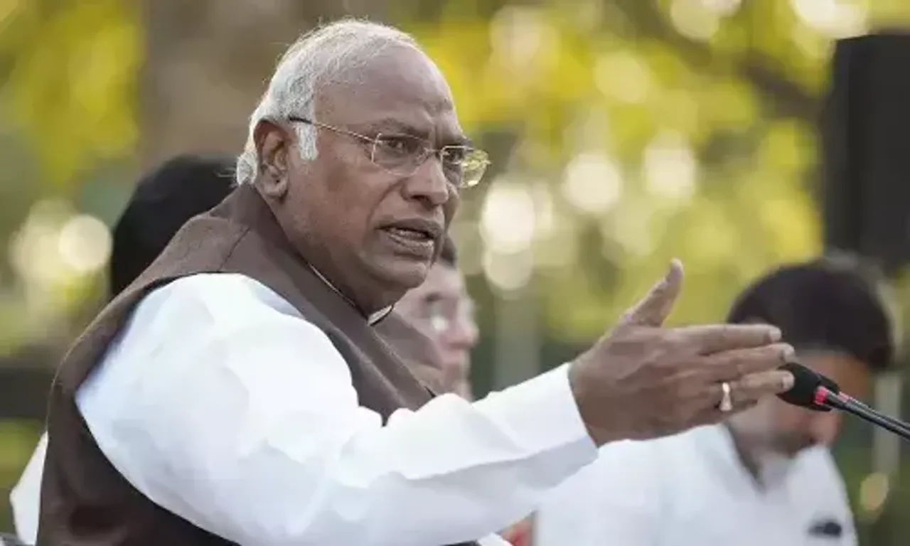 ‘ઈલેક્ટોરલ બોન્ડ PMની હપ્તા વસૂલી યોજના : કોંગ્રેસે કહ્યું- 21 કંપનીઓએ ED-CBIની રેડ બાદ ભાજપને દાન આપ્યું