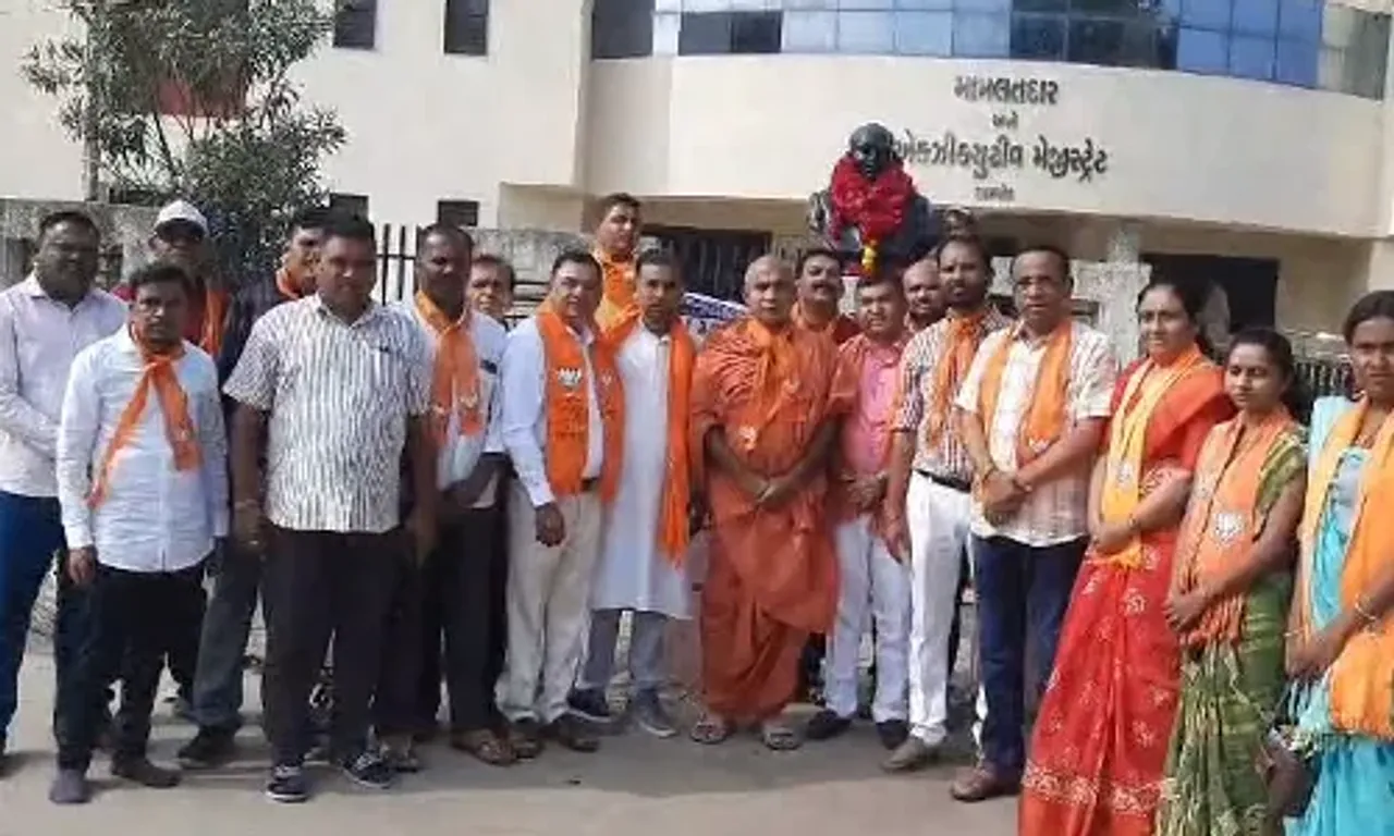 ભરૂચ : ડો. બાબા સાહેબ આંબેડકરની 67મી પુણ્યતિથી નિમિત્તે અમોદમાં શ્રદ્ધાંજલિ કાર્યક્રમ યોજાયો...