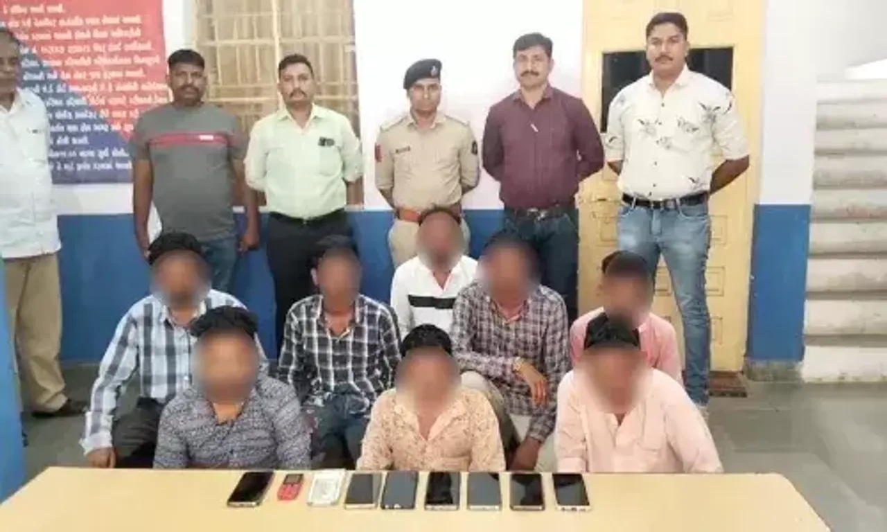 ભરૂચ : જંબુસર પોલીસે 2 અલગ અલગ સ્થળેથી 20 જુગારીયાઓની કરી અટકાયત, લાખોનો મુદ્દામાલ જપ્ત...