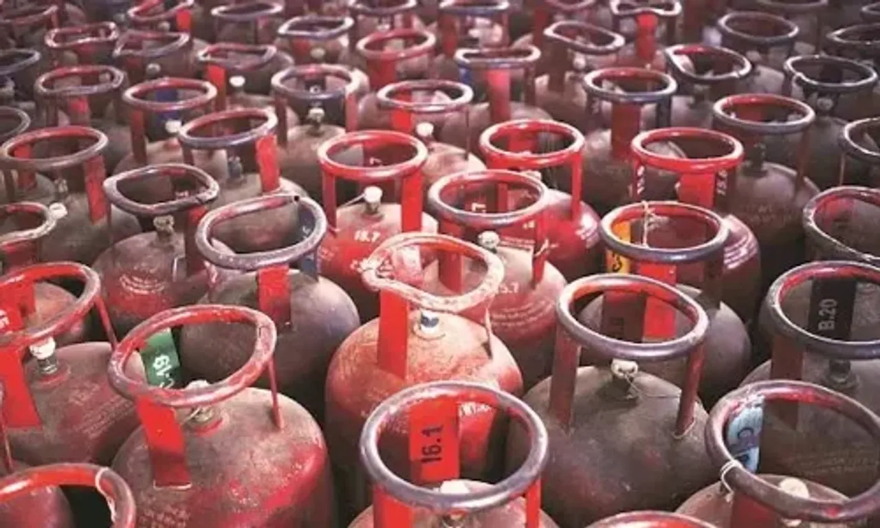 કોમર્શિયલ LPG ગેસ સિલિન્ડરના ભાવમાં ઘટાડો, 39 રૂપિયા 50 પૈસા સુધીનો કરાયો ઘટાડો