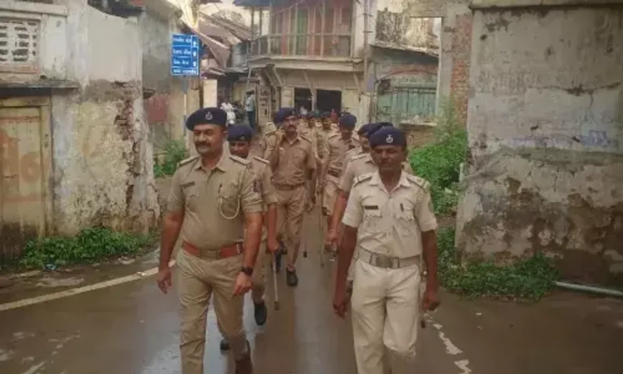 ભરૂચ  : જંબુસર નગરમાં પોલીસ વિભાગ દ્વારા કરાયું  "લોક દરબાર"નું આયોજન, અનેક આગેવાનો રહ્યા ઉપસ્થિત
