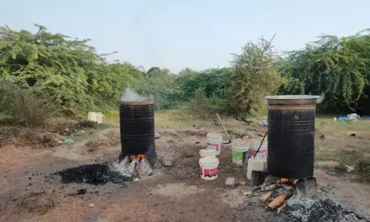 સુરેન્દ્રનગર : ચોકી ગામેથી ગેરકાયદેસર દેશી દારૂ બનાવવાની ભઠ્ઠી સહિતનો મુદ્દામાલ લીંબડી પોલીસે જપ્ત કર્યો