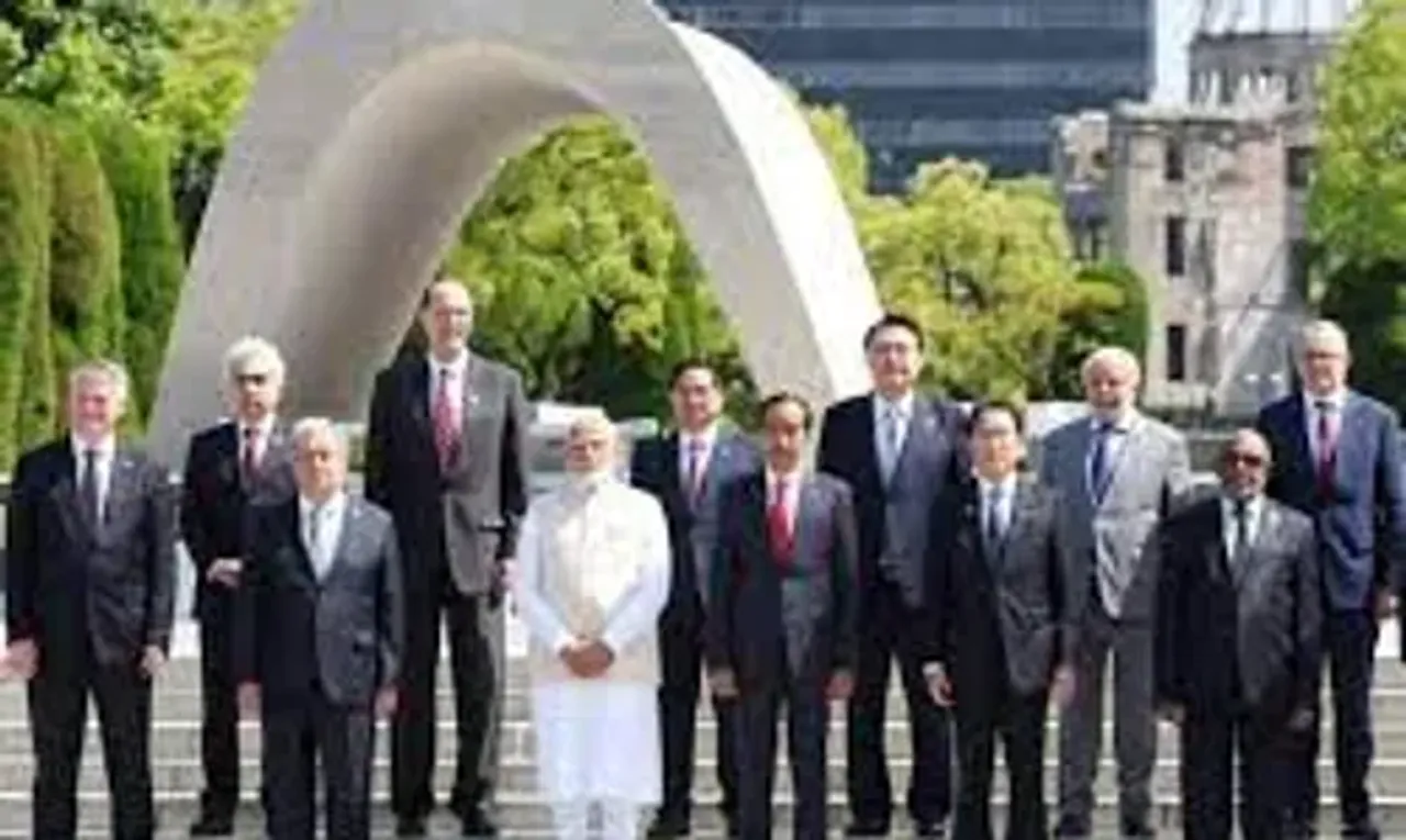 PM મોદીનો જાપાન મુલાકાતનો આજે બીજો દિવસ, હિરોશિમામાં એટમ બોમ્બ હુમલામાં માર્યા ગયેલા લોકોને આપી શ્રદ્ધાંજલિ