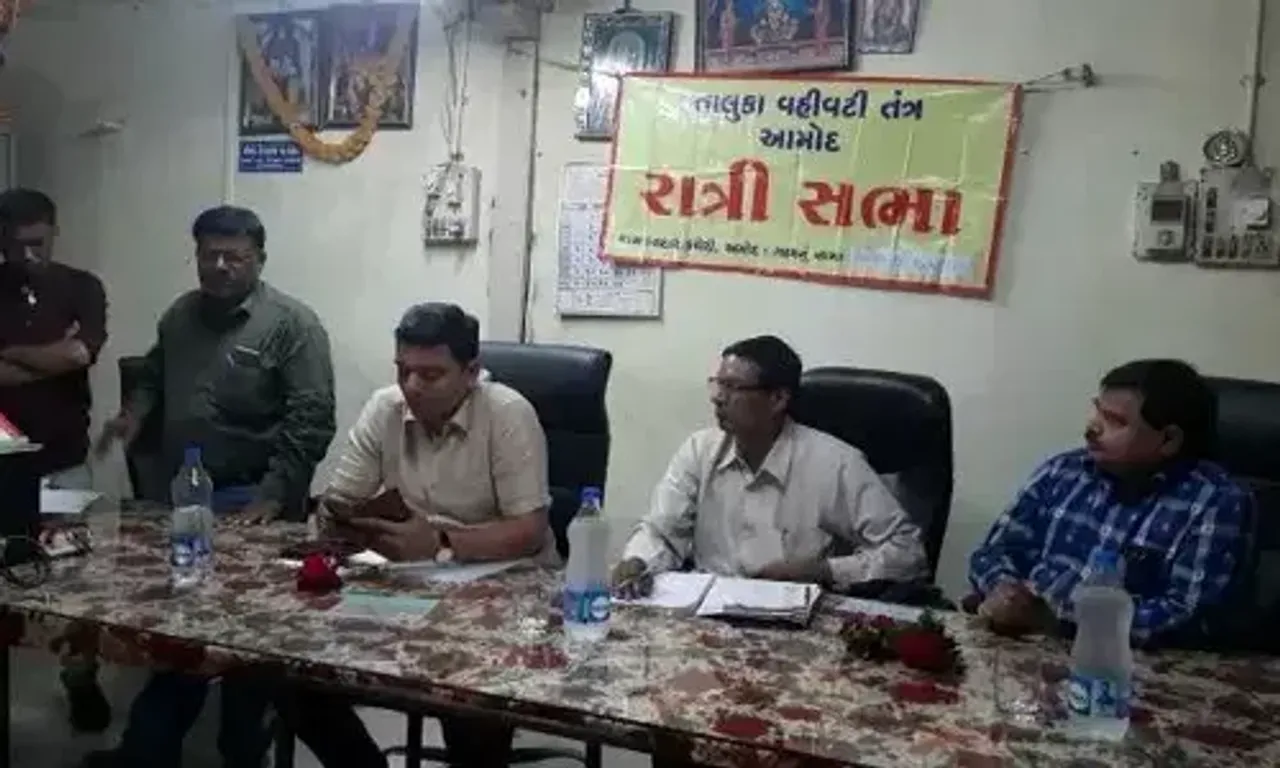 ભરૂચ : લોકપ્રશ્નોનું નિરાકરણ લાવવા આમોદ તાલુકા વહીવટી તંત્ર દ્વારા સરભાણ ગામે રાત્રી સભા યોજાય…