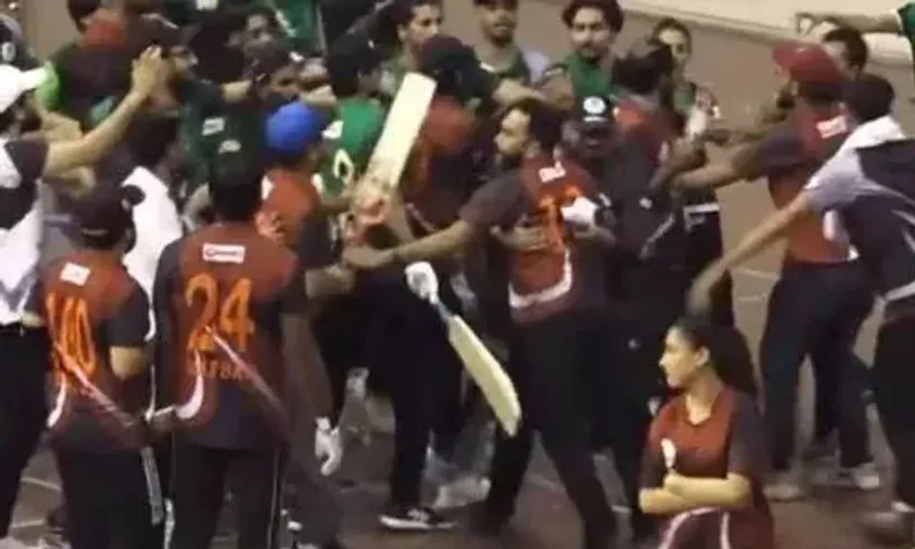 ક્રિકેટ જગતમાં સામે આવ્યો ચોંકાવનારો કિસ્સો, અમ્પાયરના નિર્ણયથી સ્ટેડિયમમાં મારામારી થતાં 6 લોકો ઘાયલ.....