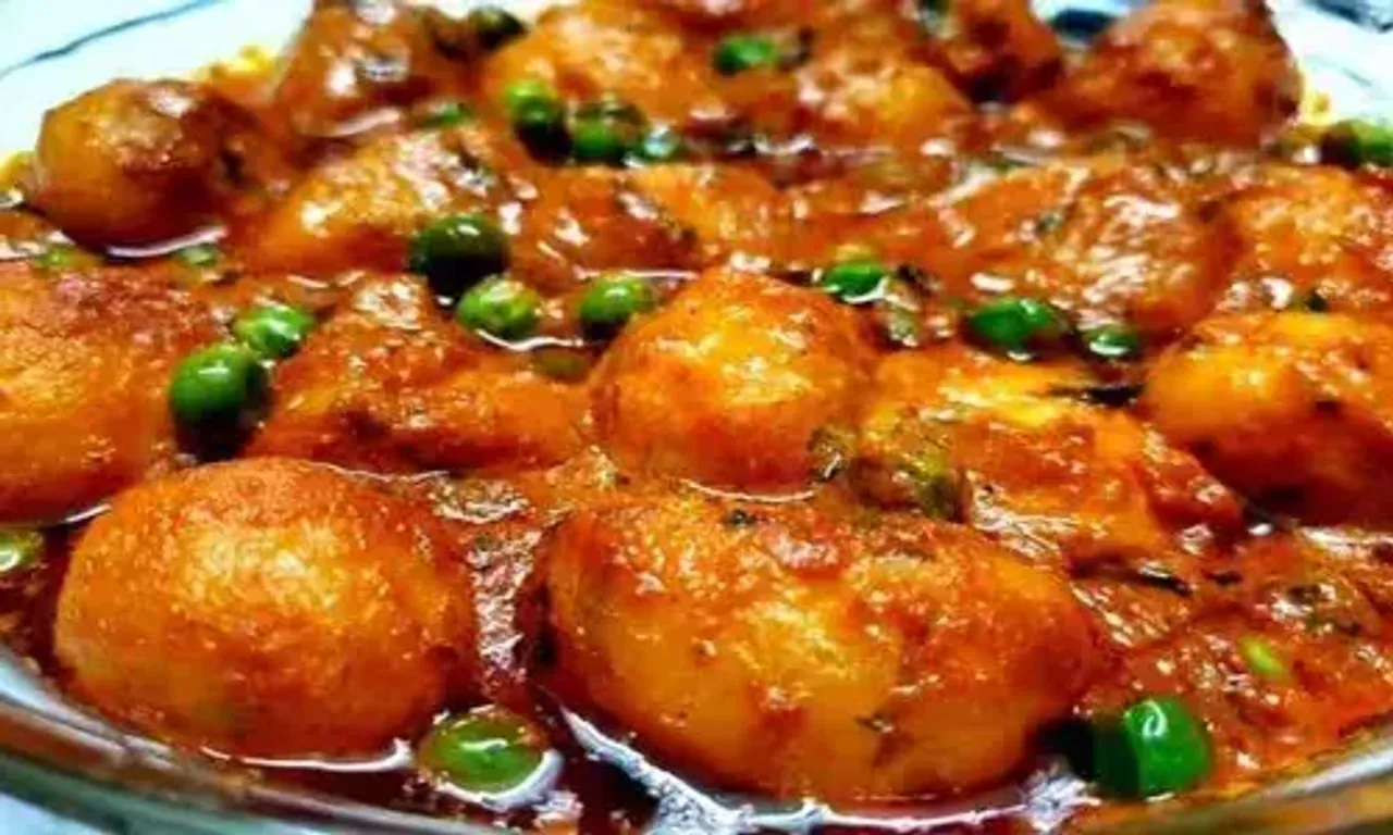 વટાણા બટેટાના શાકને આપો શાહી ટ્વીસ્ટ, આંગળા ચાંટતા રહી જશો...