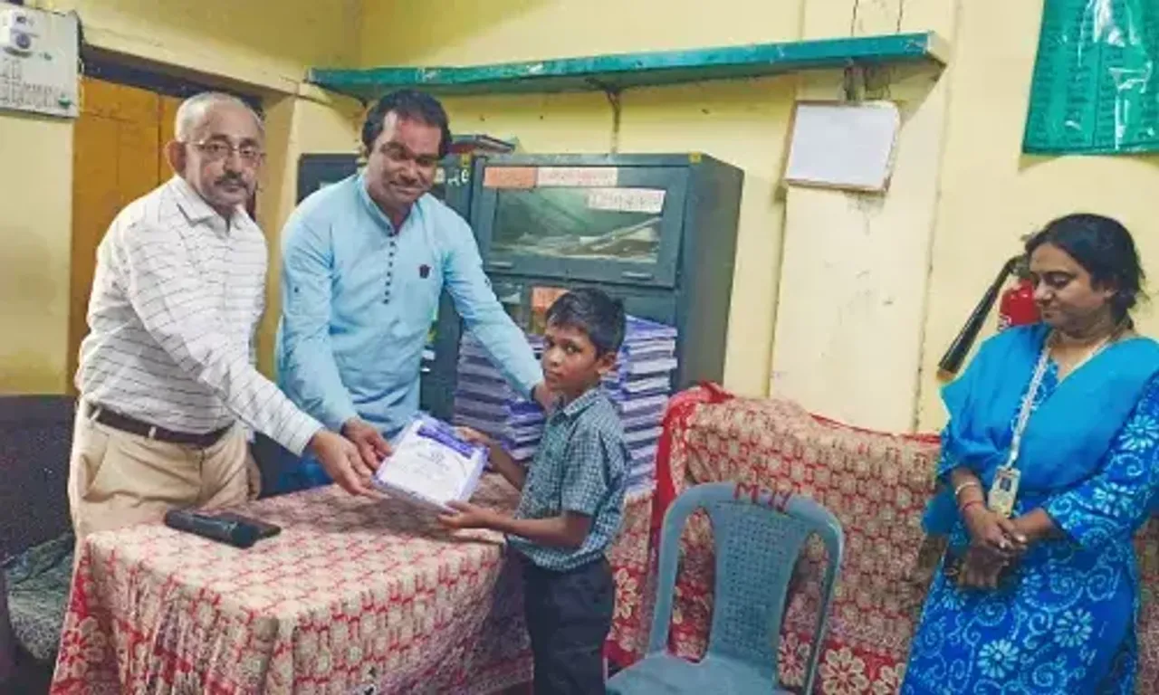 ભરૂચ: યુનાઇટેડ મુસ્લિમ એસો.દ્વારા સરકારી શાળામાં યોજાયો નોટબુક વિતરણનો કાર્યક્રમ
