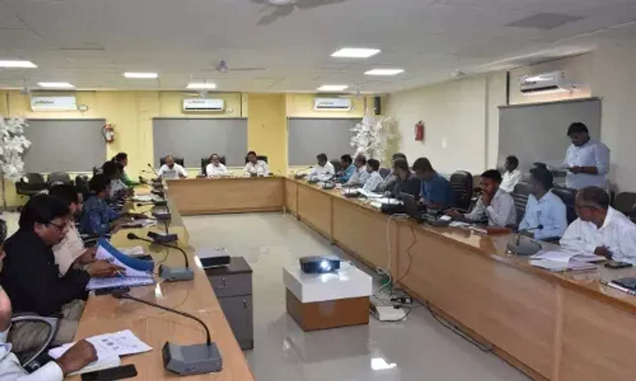 ડાંગ : નવનિયુક્ત કલેકટર મહેશ પટેલે જિલ્લાના અધિકારીઓ સાથે યોજી પરિચય-વ-સમીક્ષા બેઠક
