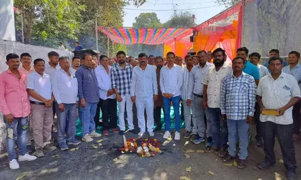 ભરૂચ : ઝઘડિયાના કદવાલી ગામને જોડતા ડામર રોડનું ધારાસભ્ય રીતેશ વસાવાના હસ્તે ખાતમુહુર્ત કરાયું...
