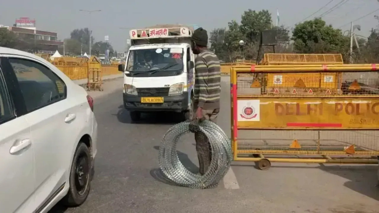 સિંઘુ સરહદ પર તાર, સિમેન્ટ બેરિકેડ અને 3000 સૈનિકો, ખેડૂતોના આંદોલનના ગણગણાટ વચ્ચે દિલ્હી પોલીસ એલર્ટ