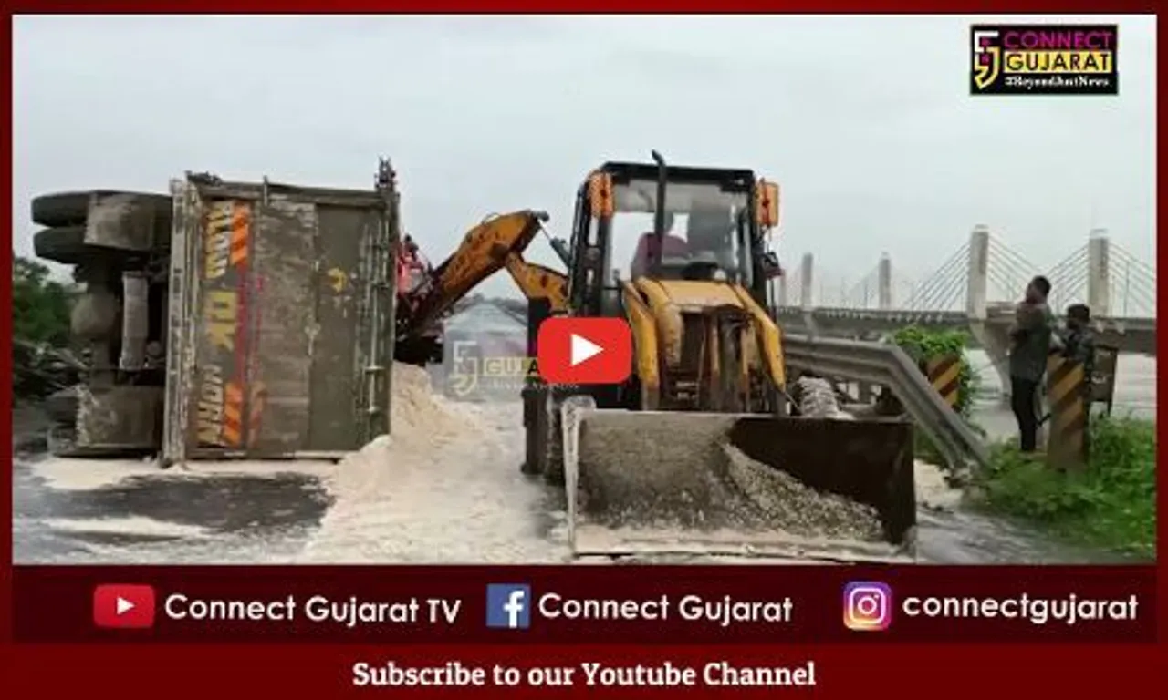 ભરૂચ ઝાડેશ્વર સરદાર બ્રિજ ઉપર ટ્રકે પલટી મારતા ટ્રાફિકજામ સર્જાયો