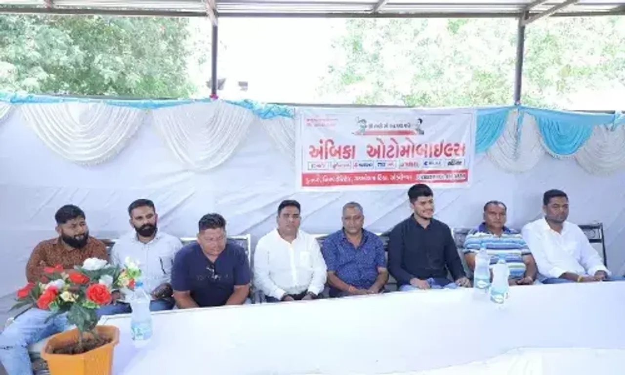 અંકલેશ્વર:અંબિકા ઓટોમોબાઇલના સંચાલકો દ્વારા જરૂરિયાતમંદ વિદ્યાર્થીઓને શૈક્ષણિક કીટનું વિતરણ કરાયુ