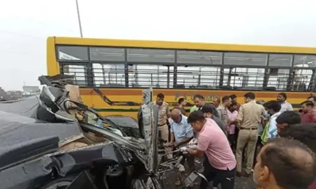 ગાઝિયાબાદ એક્સપ્રેસ વે પર રોંગ સાઇડથી આવી રહેલી સ્કૂલ-બસ સાથે કાર અથડાઈ, અકસ્માતમાં પરિવારના ૬ સભ્યોના મોત