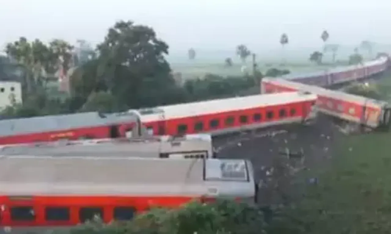 બિહારના બક્સર જિલ્લામાં એક મોટો રેલવે અકસ્માત, નોર્થ ઈસ્ટ એક્સપ્રેસ ટ્રેનના 21 કોચ પાટા પરથી ઉતરી ગયા, 4 લોકોના મોત