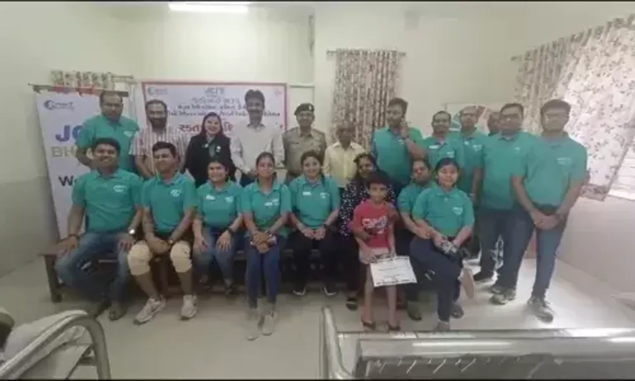 ભરૂચ : રેલ્વે સ્ટેશન ખાતે સામાજિક સંસ્થાઓના સંયુક્ત ઉપક્રમે રક્તદાન શિબિર યોજાય, ધારાસભ્ય રમેશ મિસ્ત્રી રહ્યા ઉપસ્થિત...