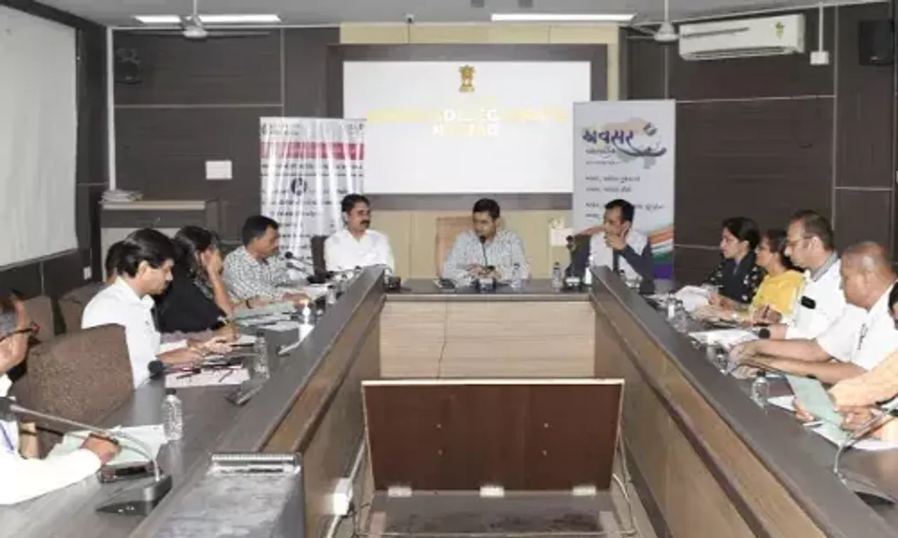 ખેડા : ચૂંટણી દરમિયાન આવશ્યક સેવા ફરજ પરના કર્મચારીઓ માટે પોસ્ટલ બેલેટ આપવા વ્યવસ્થા કરાય...
