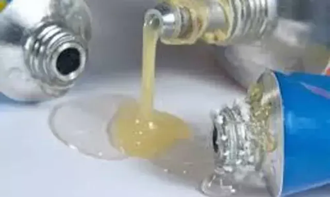 શું તમે કયારેય વિચાર્યું છે કે વસ્તુ ચીપકાવતું ગ્લૂ તેની બોટલમાં શા માટે નથી ચોંટતું, તો જાણી લો તેનું કારણ