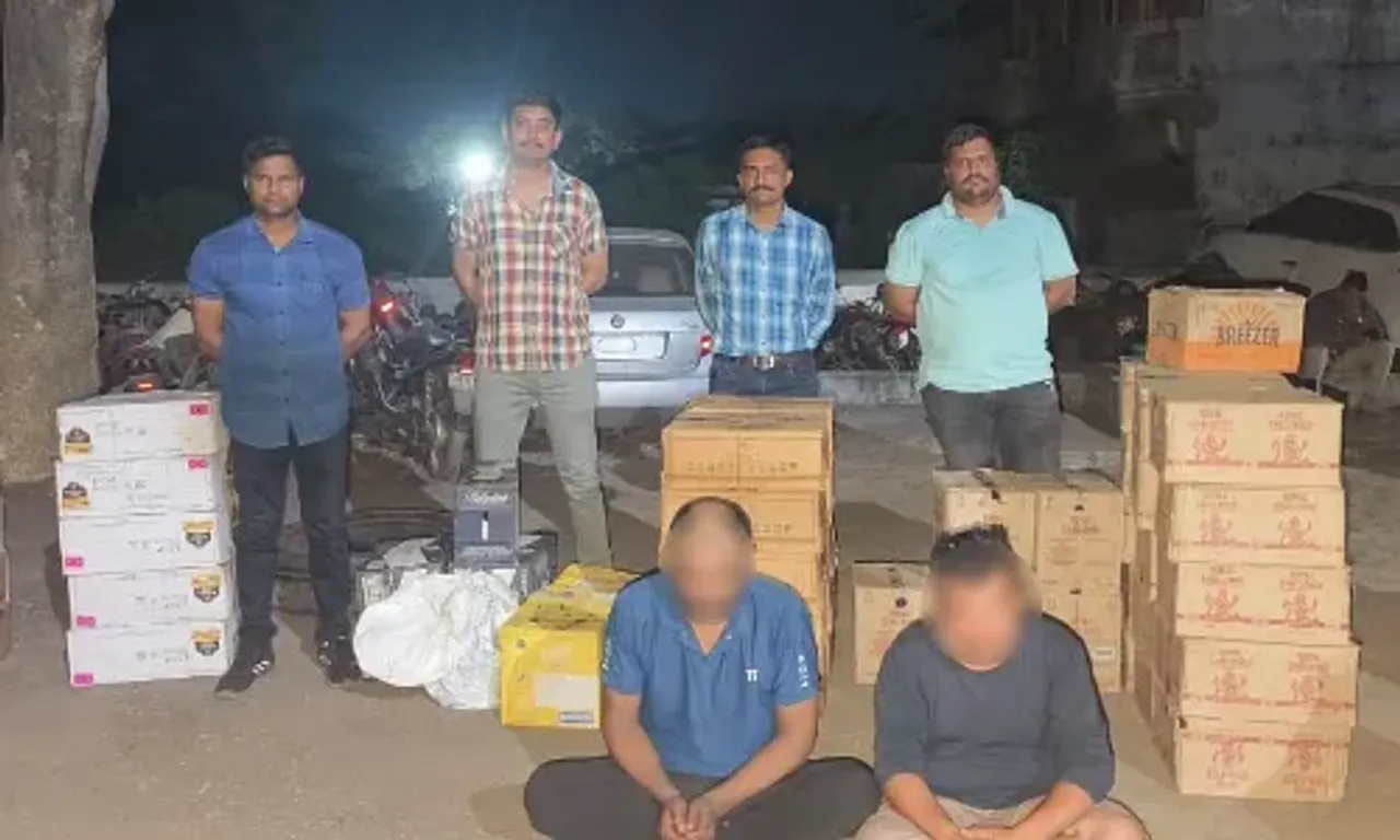 ભરૂચ : ઝઘડીયાના ઉમલ્લા ચેકપોસ્ટ પાસેથી 2 બુટલેગરોની ધરપકડ, દારૂનો જથ્થો મળી રૂ. 22.89 લાખનો મુદ્દામાલ જપ્ત...