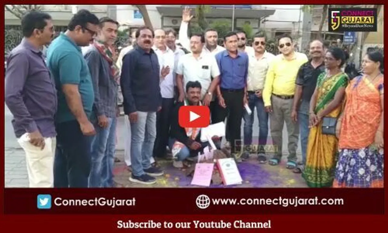 ભાવનગર  : કોંગ્રેસ દ્વારા હોળીના દિવસે ભાવનગર મનપાના બજેટની કરી હોળી
