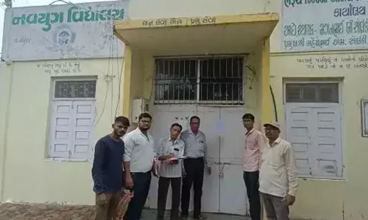 ભરૂચ : જંબુસરની નવયુગ વિદ્યાલયે રૂ. 1.70 લાખની બાકી વેરાની રકમ ભરપાઈ ન કરતા પાલીકાએ શાળાને સીલ કરી...