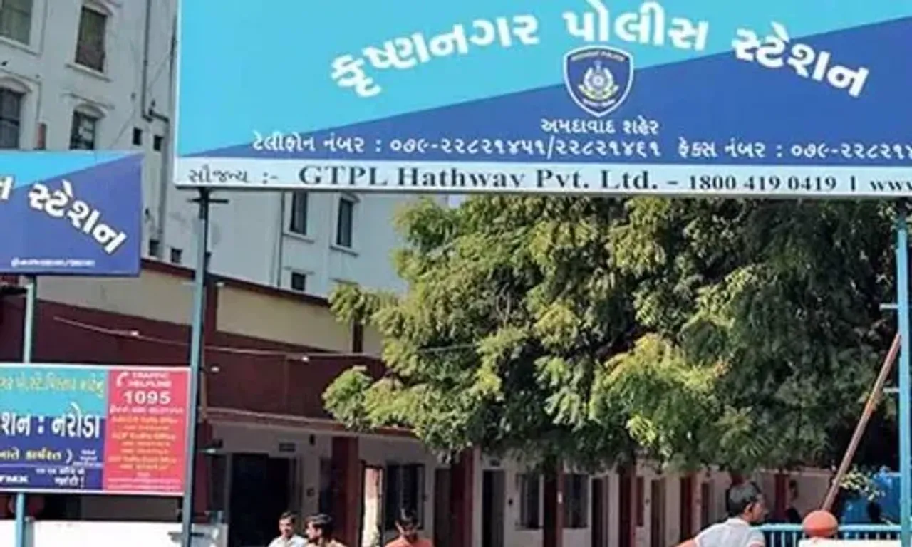 અમદાવાદ: બાઇક પર આવેલા બે શખ્સો મહિલાનું પર્સ છીનવી થયા ફરાર, મોપેડ પર પાછળ બેઠેલા પુત્રએ સમગ્ર ઘટના અંગેની કરી જાણ