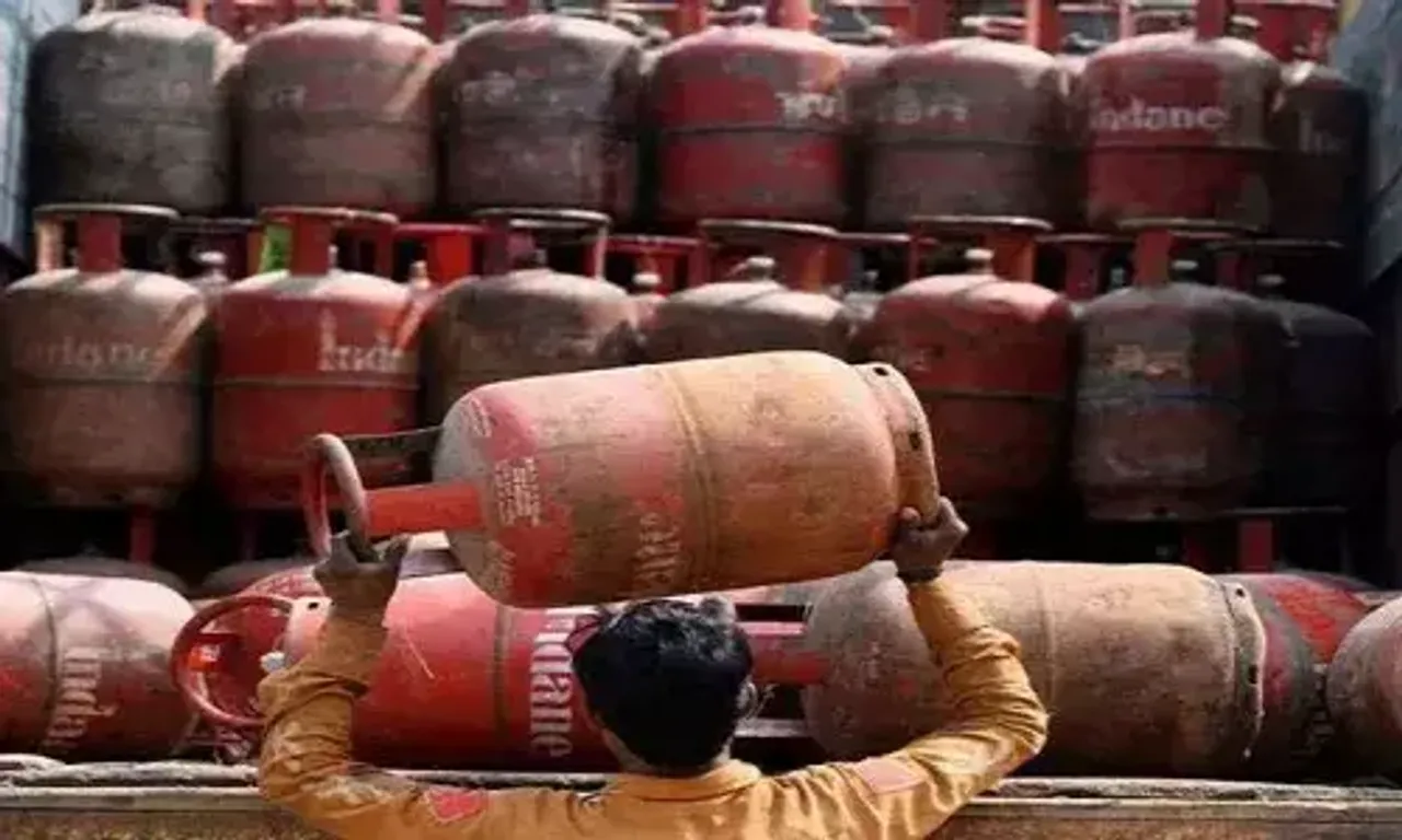એલપીજી સિલિન્ડરની કિંમતમાં થયો ઘટાડો, 171.50 રૂપિયા થયું સસ્તું