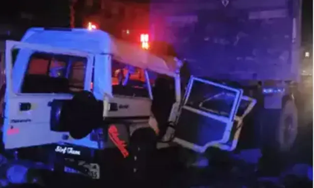 અમદાવાદ: ધોળકા નજીક ઉભેલા ડમ્પર પાછળ બોલેરો ઘુસી જતા 5 લોકોના મોત, 2ને ગંભીર ઇજા