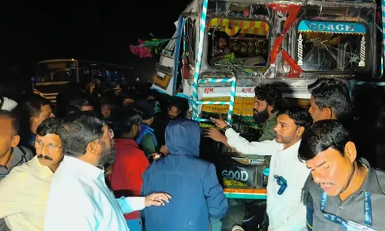 મહારાષ્ટ્રના પુણેમાં ભયાનક માર્ગ અકસ્માત, 2 બાળકો સહિત 8 લોકોના મોત