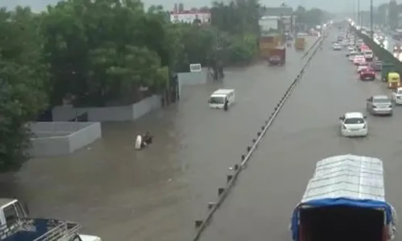 દિલ્હી-NCR પાણી-પાણી: ભારે વરસાદને લઇ 'યલો એલર્ટ' જાહેર