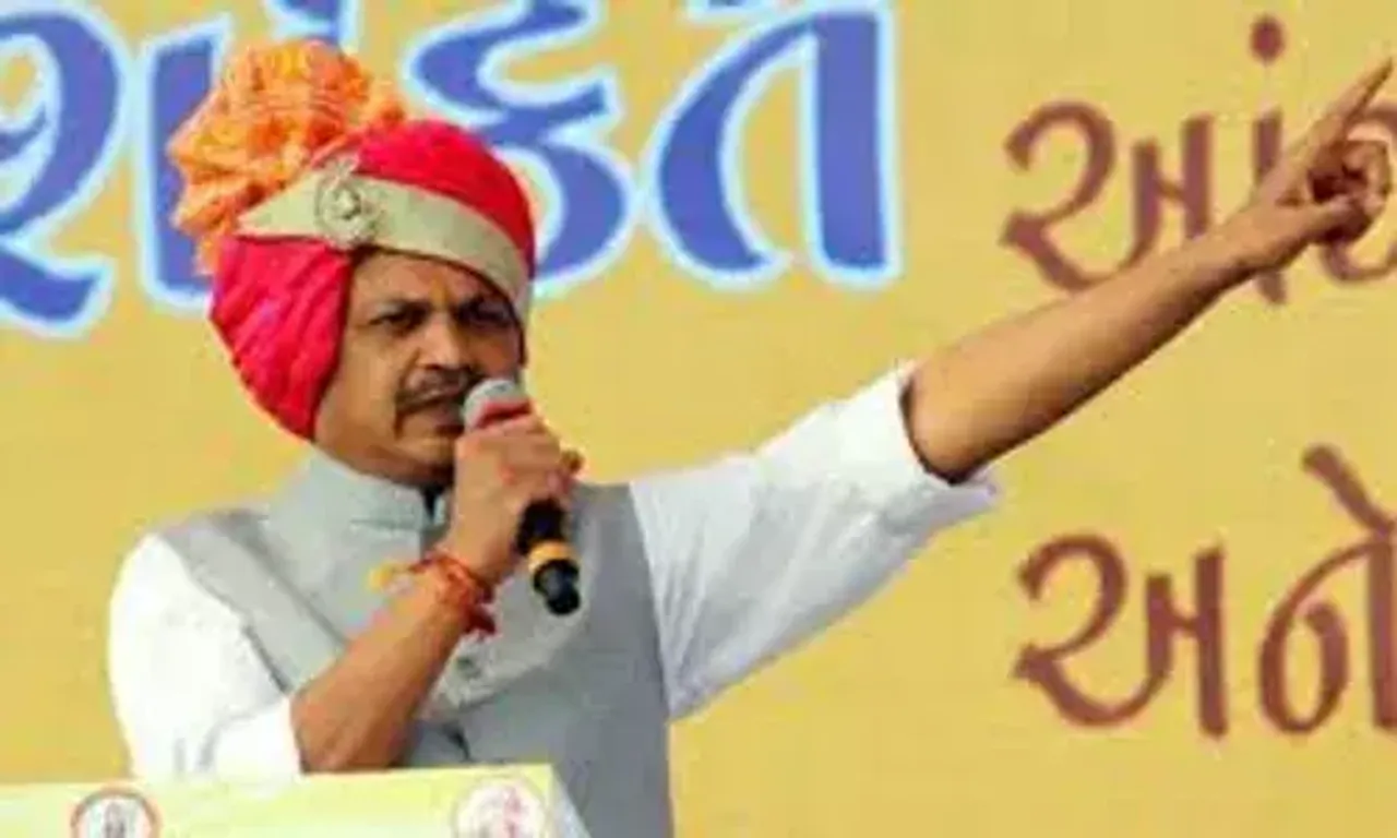 રાજકોટ : ખોડલધામના ચેરમેન નરેશ પટેલ હાઈ પ્રોફાઇલ બેઠક માટે ચાર્ટર્ડ પ્લેન મારફતે અમદાવાદ પહોચ્યા...