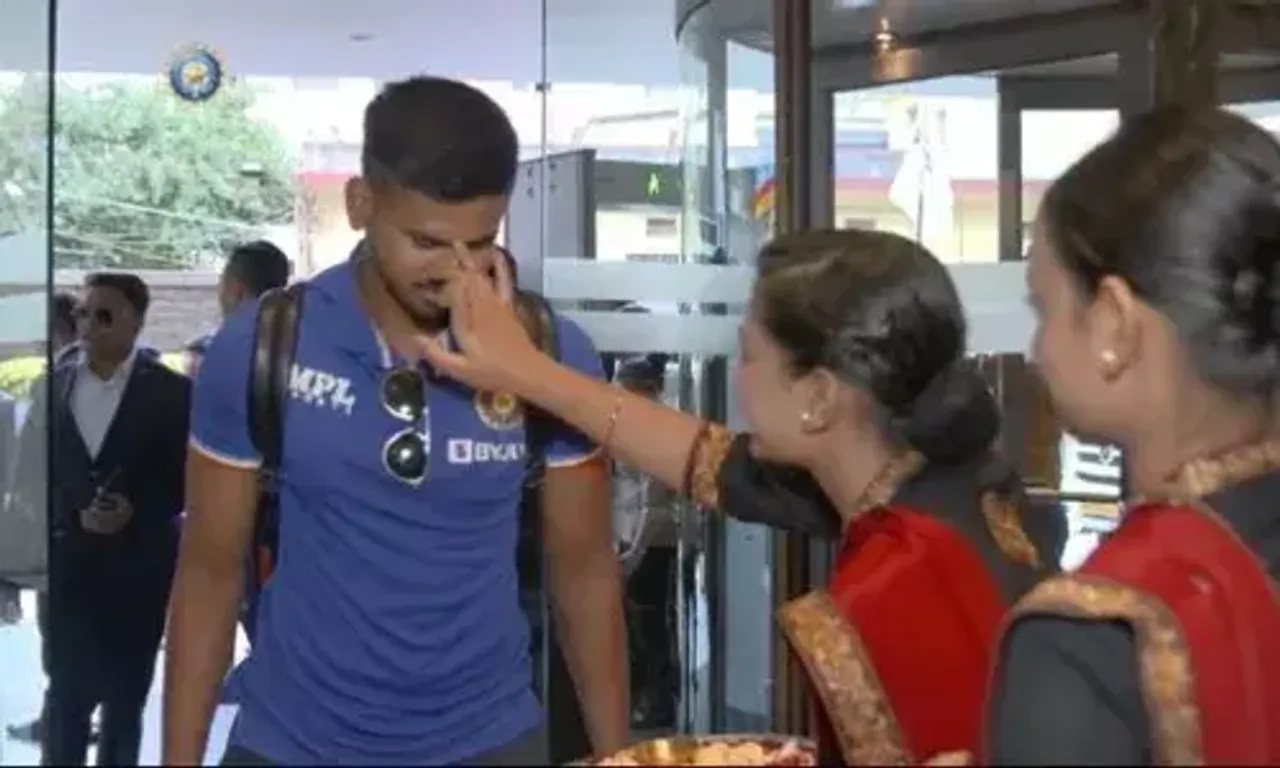 બીજી ODI માટે ટીમ ઈન્ડિયા પહોંચી રાંચી, પરંપરાગત સંગીત અને તિલક સાથે સ્વાગત, જુઓ વીડિયો