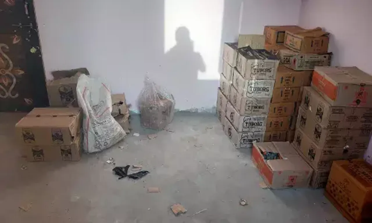 પંચમહાલ: હાલોલ પોલીસે લાખોના વિદેશી દારૂના જથ્થા સાથે કાકા ભત્રીજાને ઝડપી પાડ્યા