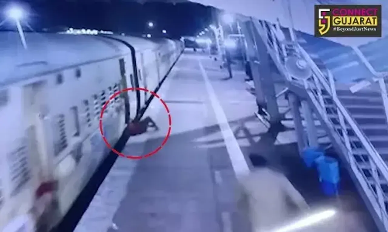 દાહોદ રેલ્વે સ્ટેશન પર ચાલુ ટ્રેનમાં મહિલા ફસાઈ જતાં RPFના જવાને જીવ બચાવ્યો, CCTV આવ્યા સામે...