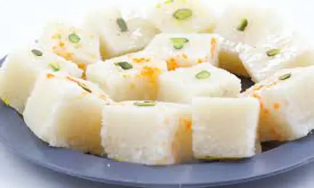 ચૈત્રીનવરાત્રિમાં માતાને ધરાવો આ ખાસ પ્રસાદ, મિનિટોમાં થશે તૈયાર નારિયેળની બરફી