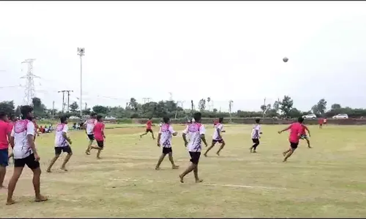 ભરૂચ: ઝઘડિયાના બલેશ્વરના પવન ક્રિકેટ ગ્રાઉન્ડ ખાતે સાંસદના હસ્તે ફૂટબોલ ટુર્નામેન્ટનું ઉદ્ઘાટન કરાયુ