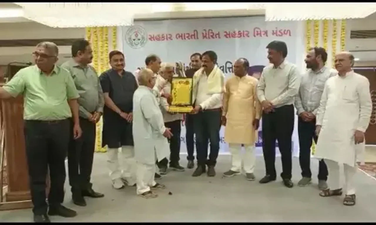 ભરૂચ જીલ્લા રજીસ્ટ્રાર નિવૃત કર્મી સુરેશ આહીરનો વિદાય સમારોહ યોજાયો, સાંસદ મનસુખ વસાવા રહ્યા ઉપસ્થિત...