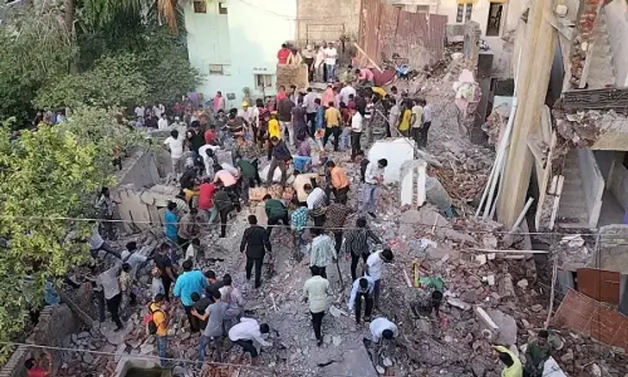 જામનગરમાં સાધના કોલોનીમાં 3 માળનું મકાન ધરાશાયી થતા એનેક લોકો દટાયા
