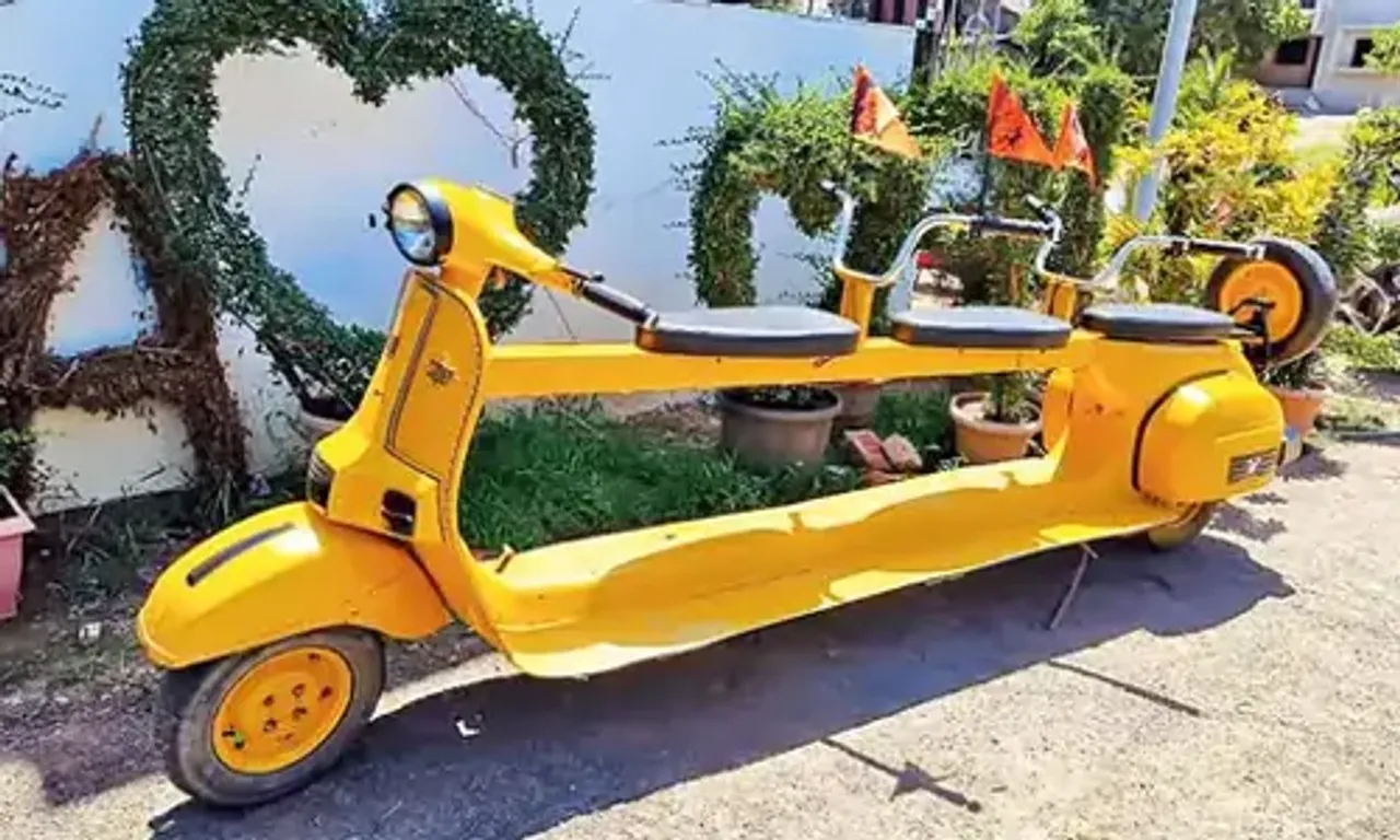 નવસારી : ઉંડાચ ગામના યુવાને ભંગારમાંથી ખરીદેલા સ્કુટરને બનાવ્યું થ્રિ સિટર સ્કુટર