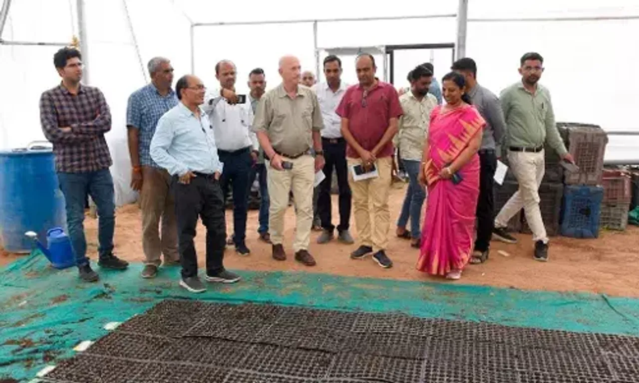 કેન્દ્ર પુરસ્કૃત MIDH યોજના-ઇન્ડૉ ડચ પ્રોજેક્ટ અંતર્ગત નેધરલેન્ડના ફ્લોરીકલ્ચર નિષ્ણાત ખેડા જિલ્લાની મુલાકાતે...