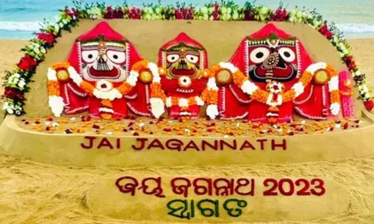 નવા વર્ષના ઉત્સાહ સાથે સ્વાગત પુરીમાં રેતી પર ભગવાન જગન્નાથની 15 ફૂટ લાંબી મૂર્તિ બનાવી