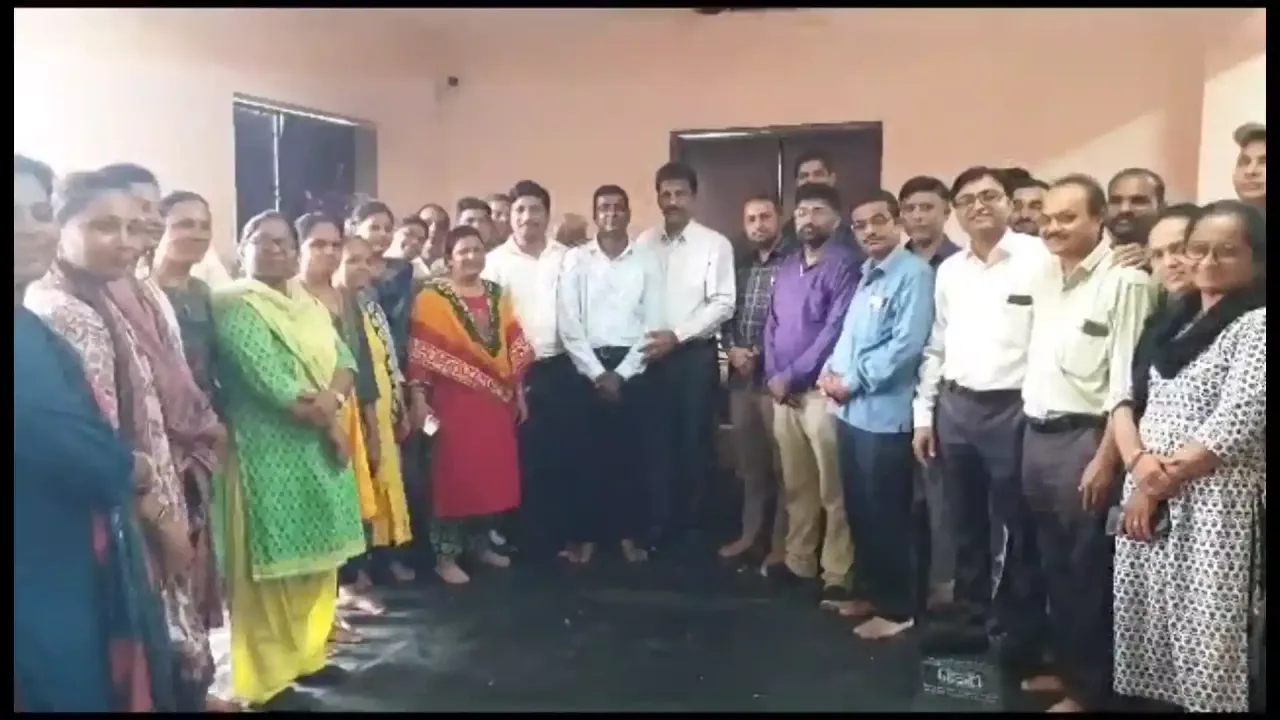 અંકલેશ્વર : ઉછાલી-મોતાલી ગ્રામ પંચાયતના તલાટી કમ મંત્રી જે.કે.વાઘેલાનો વિદાય સમારોહ યોજાયો...