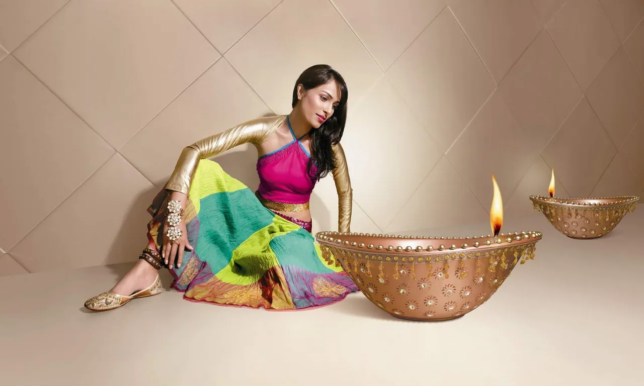 દિવાળીના તહેવારોમાં તમે પણ મેળવો ખાસ લુક