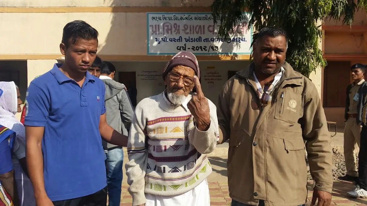 વાગરાના વસ્તીખંડાલી ગામે સદી વટાવી ચૂકેલા બે મતદારોએ મતદાન કરી વિક્રમ સર્જ્યો