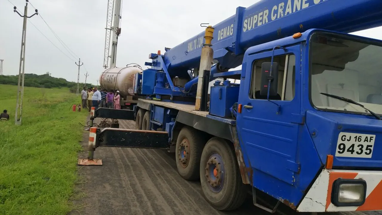 આમોદ નજીક LPG ટેન્કર પલ્ટી જતા દોડધામ મચી