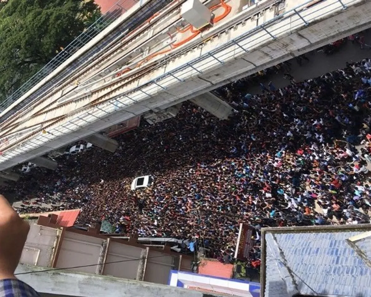 મારી કાર સાચે જ પ્રેમનાં સમુદ્રની વચ્ચે છે: સન્ની લિયોન