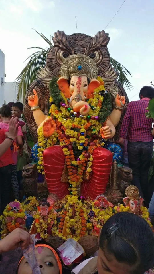 અંકલેશ્વર પોલીસ લાઈન યુવક મંડળ દ્વારા ગણેશજીનું ભક્તિભાવ પૂર્વક કર્યુ વિસર્જન