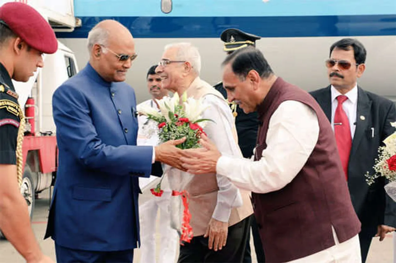રાષ્ટ્રપતિ રામનાથ કોવિંદે ગાંધી આશ્રમમાં ગાંધીજીને પુષ્પાંજલિ અર્પી